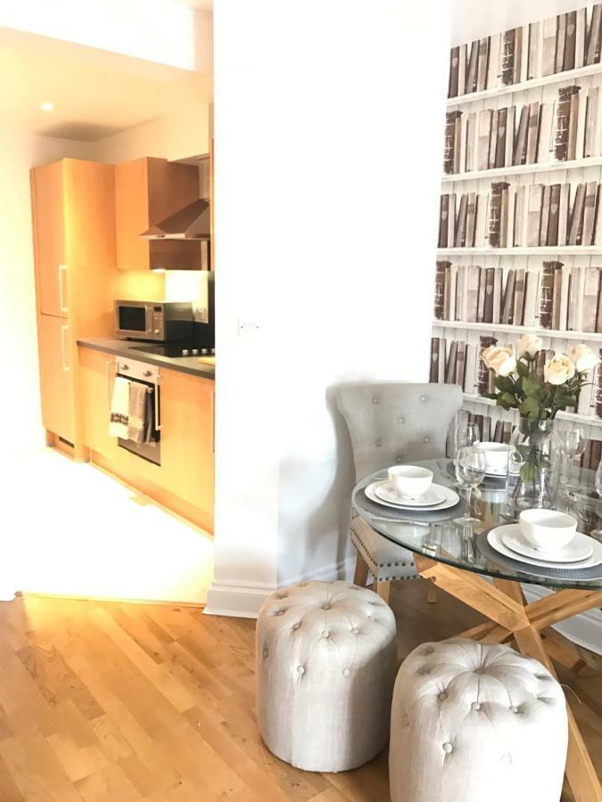 Luxury 2 Bed Apartment Уитни Экстерьер фото