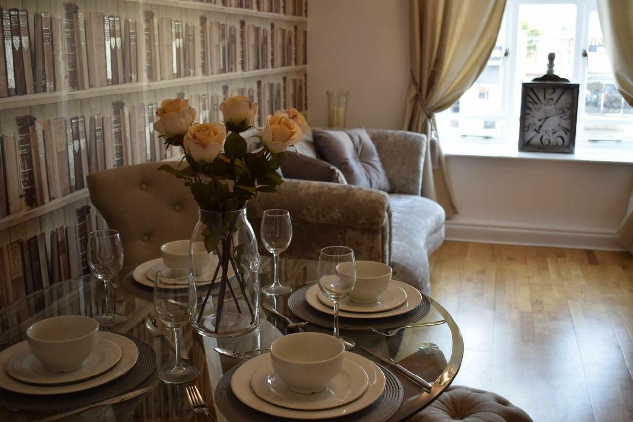 Luxury 2 Bed Apartment Уитни Экстерьер фото